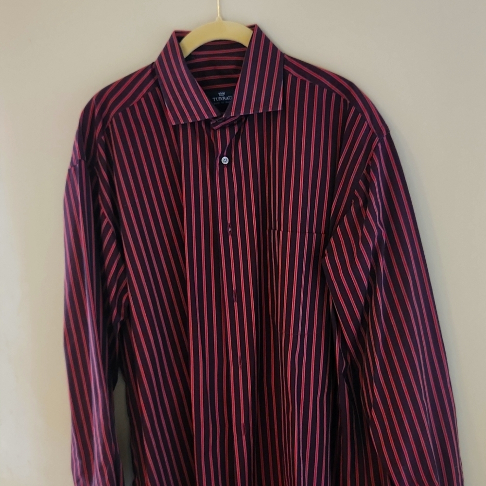 Turrau Long sleeve button down - XL
